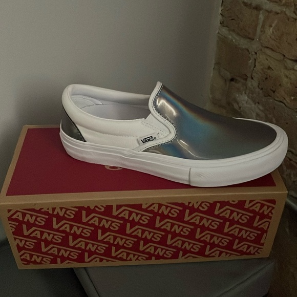 Vans skate pro slip-on iridescent silver & true white sneakers womens 7.5 men 6 - Picture 1 of 3